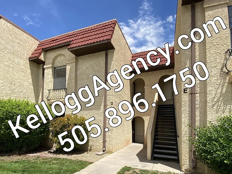 837-1D Country Club Dr SE — Photo 1