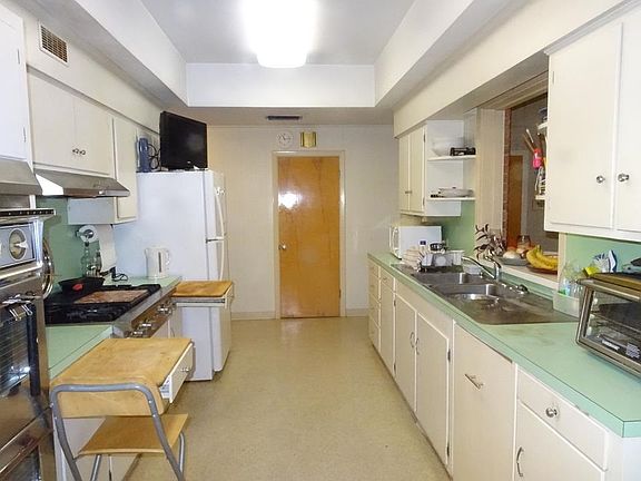 5th image of 200 Audubon Ave