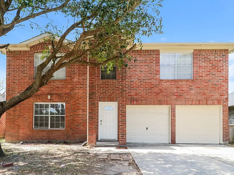 3035 Cinnamon Glen Dr — Photo 1