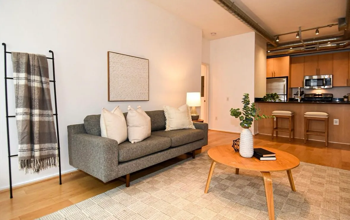 2 bed, 1049 sqft, $3,200 — Photo 1