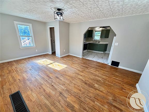 4th image of 3211 4th Ave S