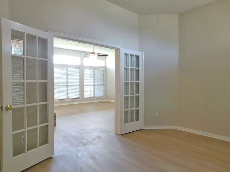 2409 Westview Trl — Photo 8