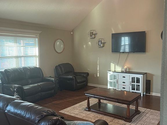 5th image of 4704 Custer Dr