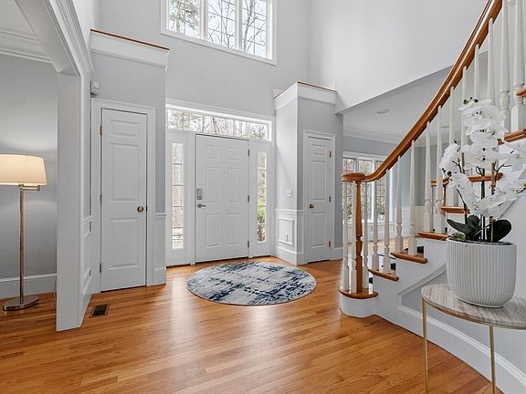 4th image of 58 Buttrick Ln