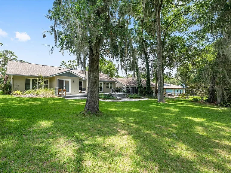 8140 NW 48th Ln — Photo 57