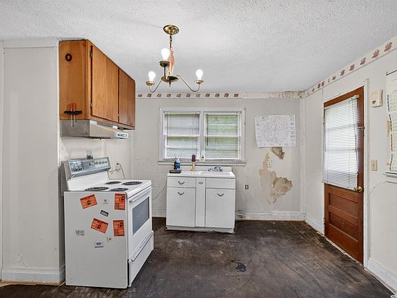 4th image of 312 Chaney Ln