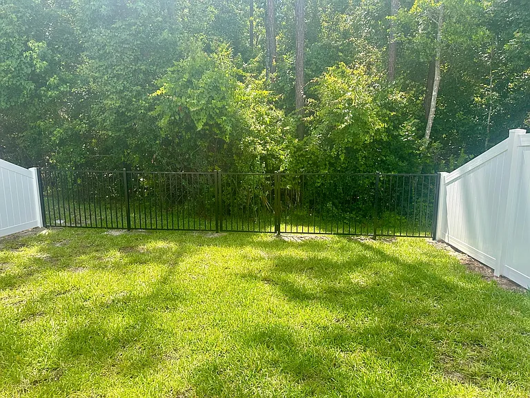 394 Servia Dr — Photo 7