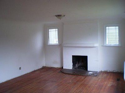 2nd image of 6530 Lombard Ave
