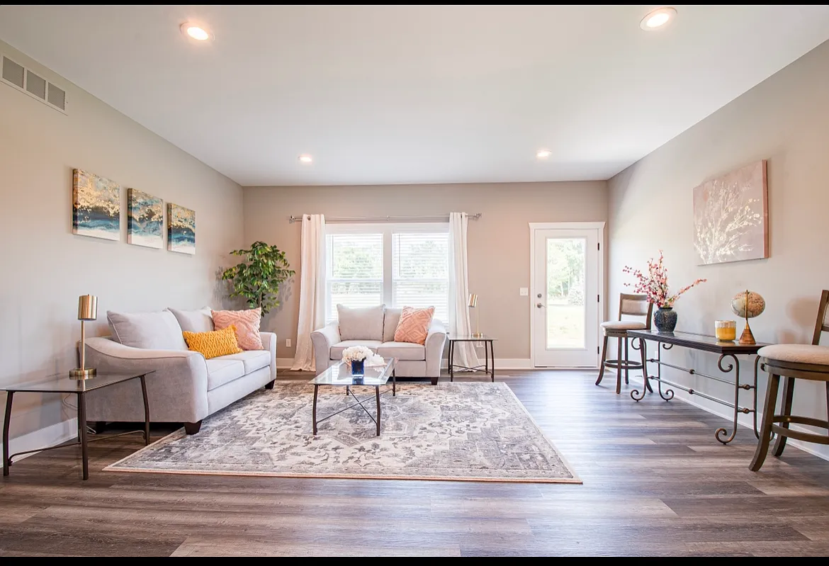 67 Percy Dr. - 1 — Photo 4