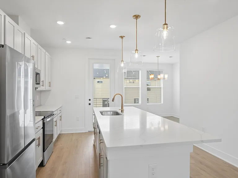 15219 Hamlin Park Dr #15219 — Photo 9