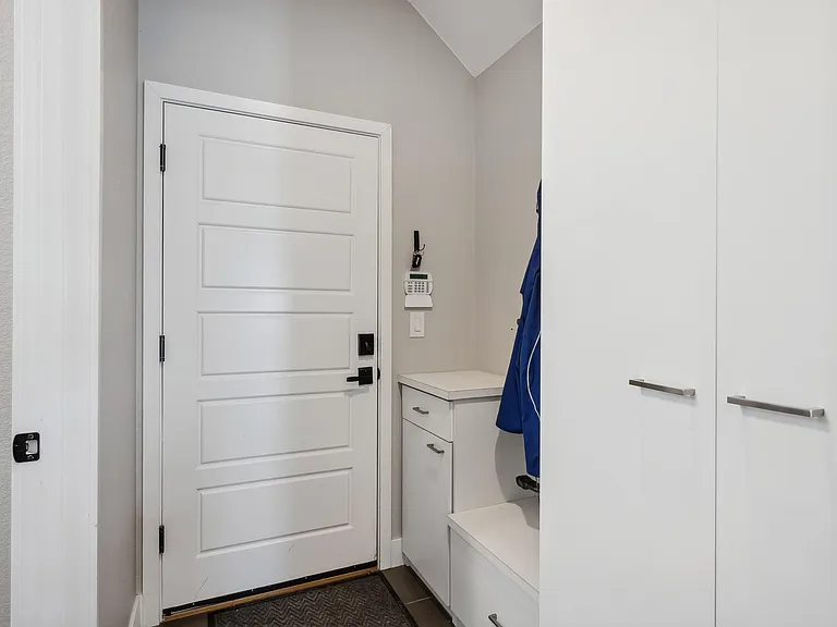9714 Bennett Peak St — Photo 18
