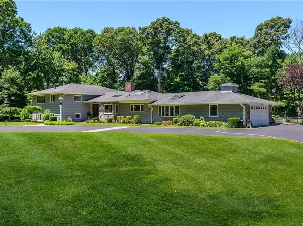 19 Tappentown Lane, Brookville, NY 11545