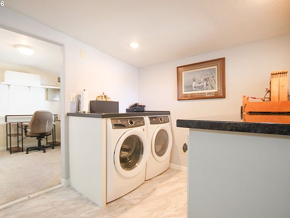4th image of 410 Park Ave