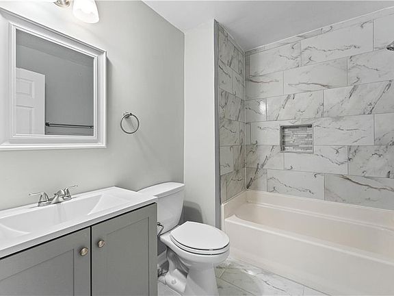 2nd image of 3208 Killian Ave