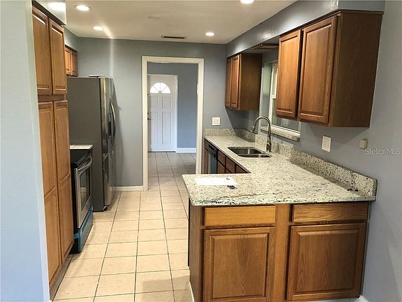 5th image of 625 W Seminole Ave