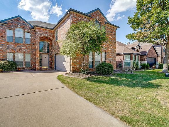 2 Story brick home with 2 car garge