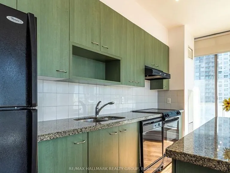 179 George St #1006 — Photo 11