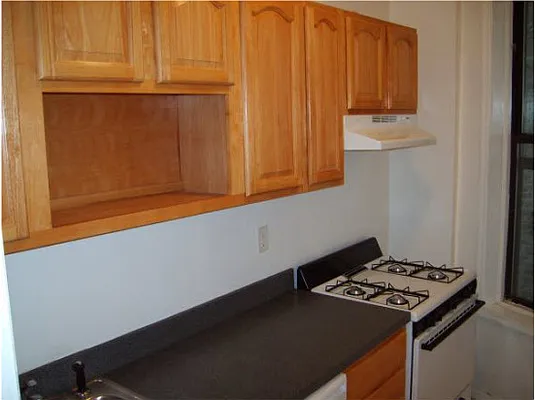 Rented by 5 Boro Realty Corp | media 24