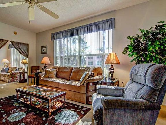 4th image of 4050 Pinebrook Cir APT 2