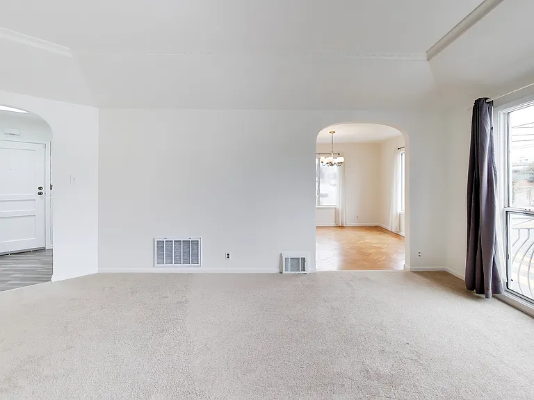 2101 35th Ave — Photo 5