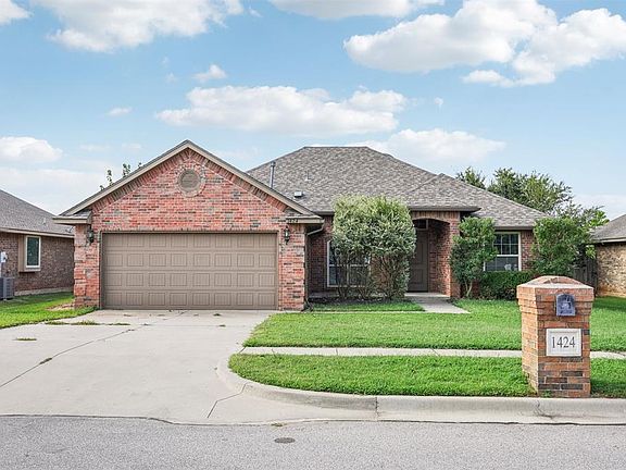 2nd image of 1424 Spoonwood Dr