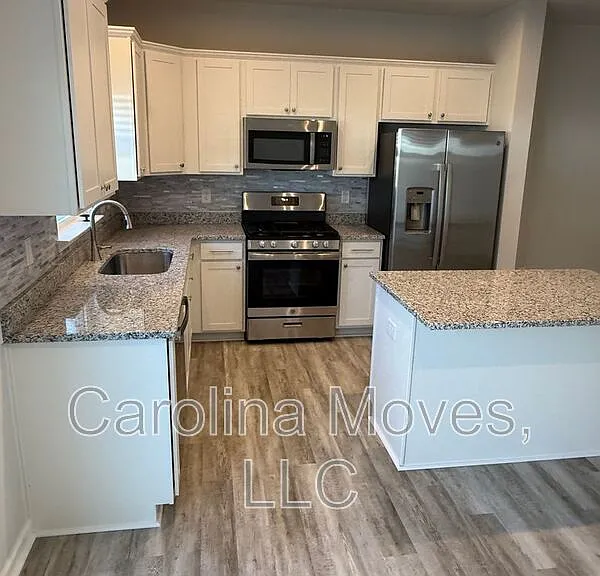 171 Randwick Ln — Photo 1