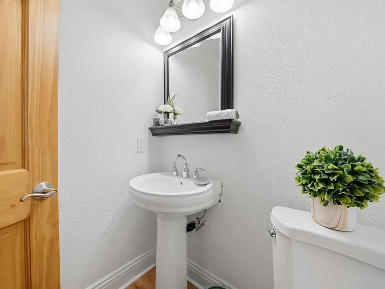 5505 Adelaide Ave #14 — Photo 15
