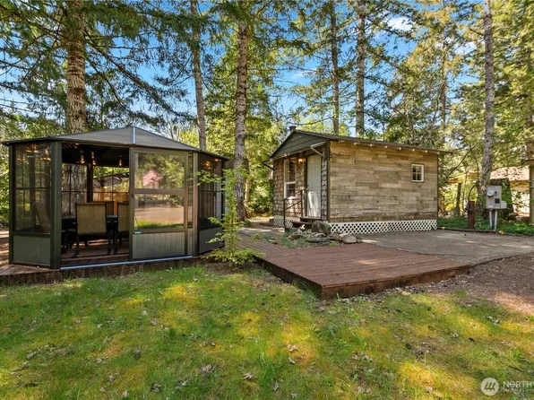 211 N Mount Christie Drive, Hoodsport, WA 98548