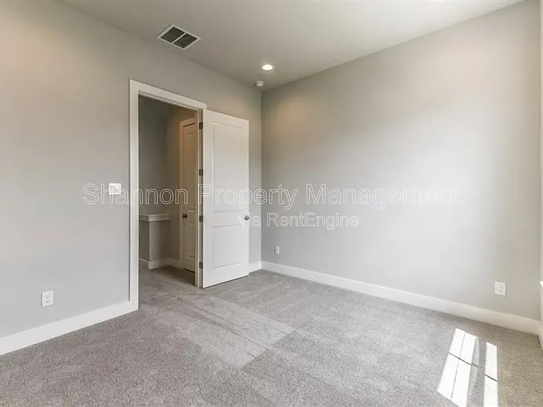 10915 Brookeshire Chase Ln — Photo 6