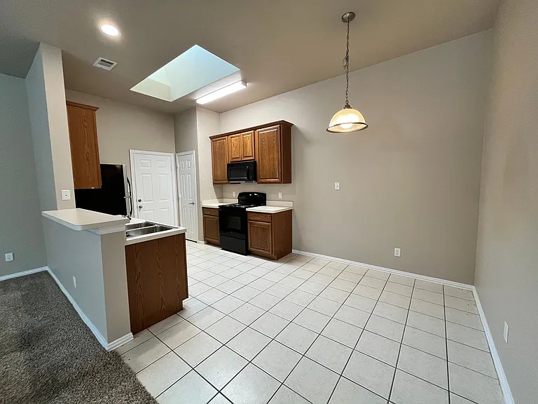 1506 Poinsettia Blvd — Photo 3