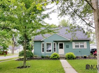 903 Winston Dr, Monroe, MI 48161