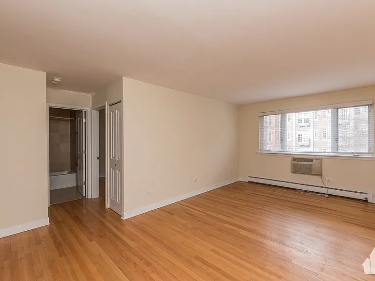 620 W Wrightwood Ave #3 — Photo 2