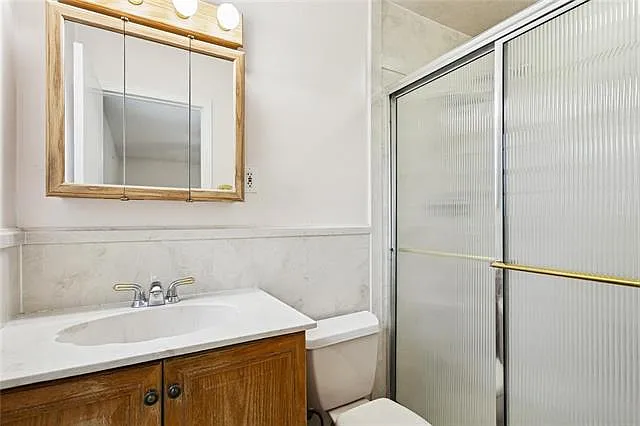 110 N Dabney Dr — Photo 20