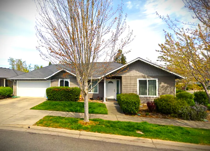 1223 SW Sun Glo Dr photo 1