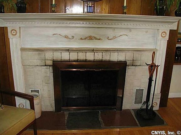 Living Room. Gas or Wood