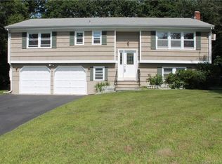 11 Phillene Dr, Norwalk, CT 06851