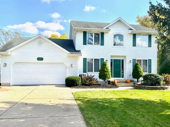 4604 Fieldview Dr, Grand Ledge, MI 48837