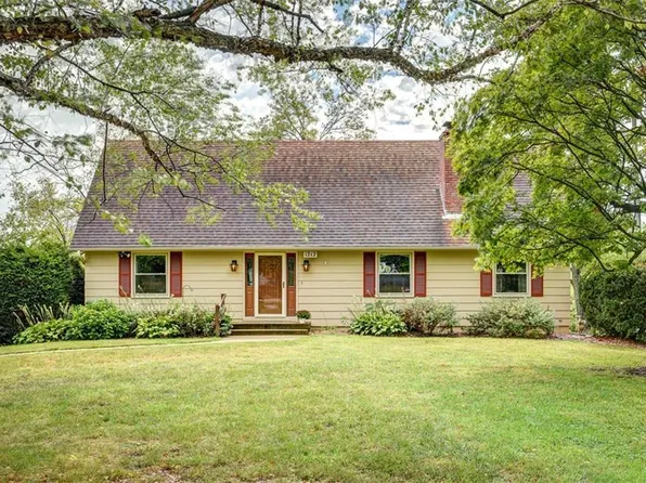 1212 College Hill St, Pleasant Hill, MO 64080