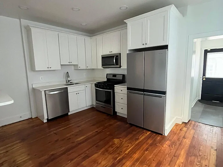 338 Rector St — Photo 7