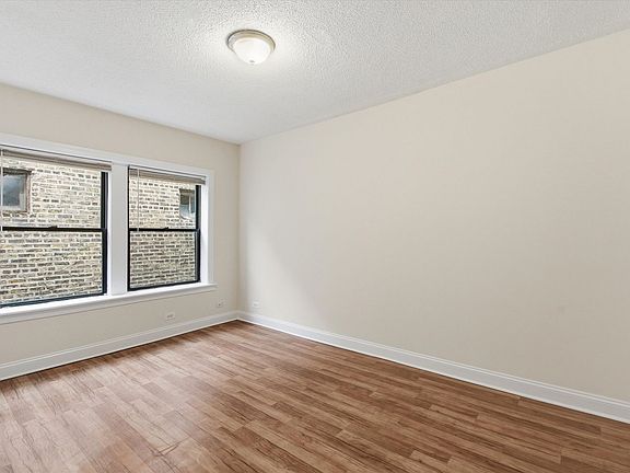 2nd image of 1746 N Humboldt Blvd #208