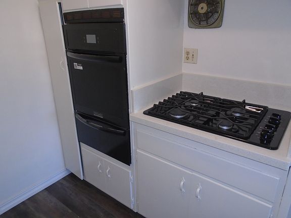 5th image of 694 Spruce Ave #J