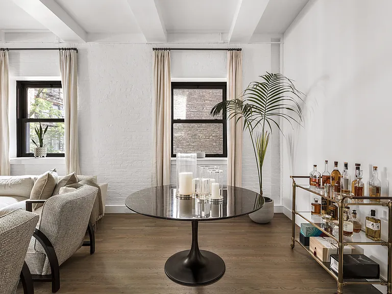 321 W 13th St #3B — Photo 4