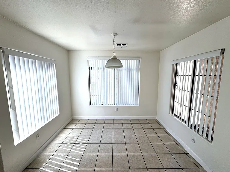 12710 W Ash St — Photo 6