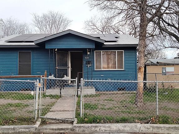 3rd image of 838 SW 26th St
