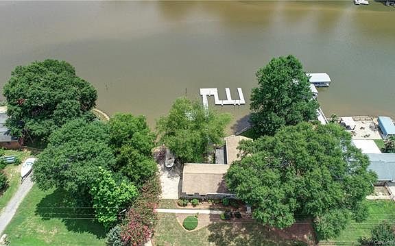 3rd image of 411 Paradise Cir