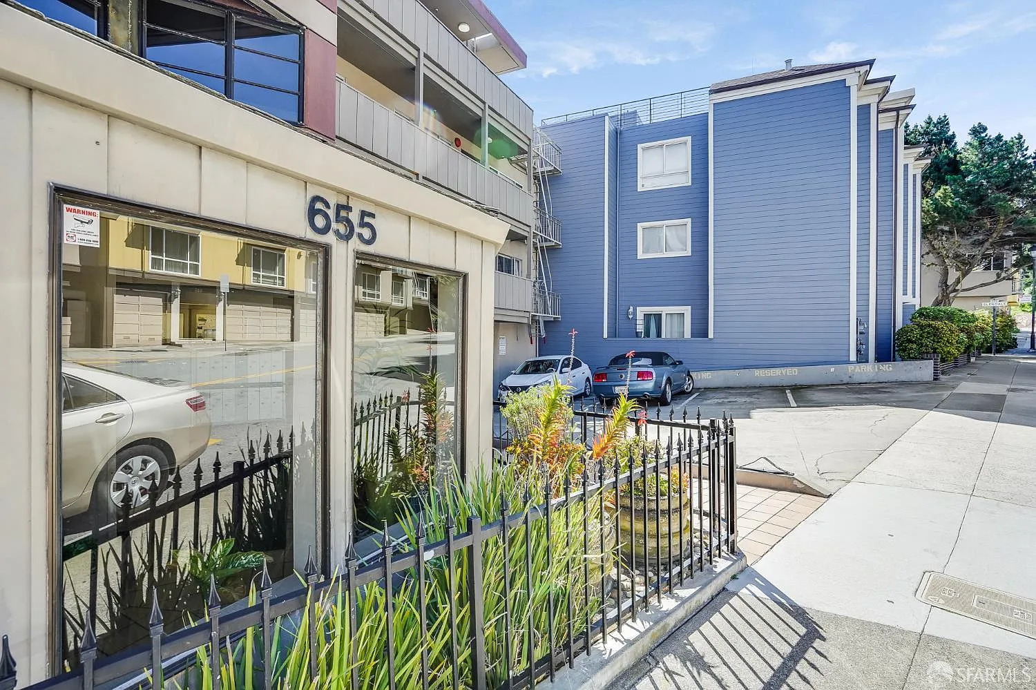 1 bed, 1.0 bath, 703 sqft, $4,000 — Photo 2