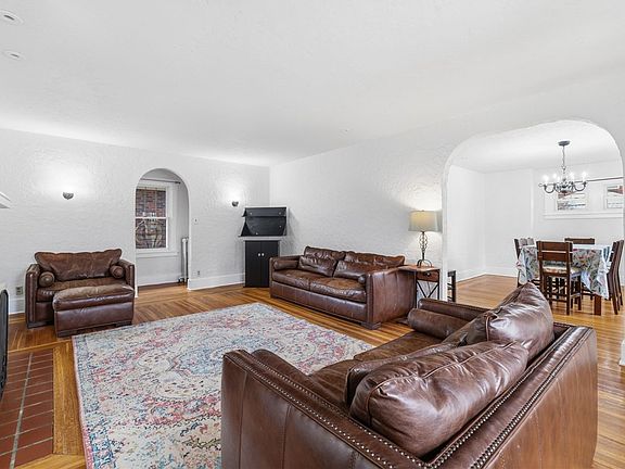 5th image of 1625 Kelton Ave