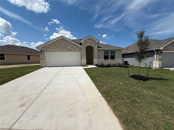 2nd image of 205 Rockbridge Dr