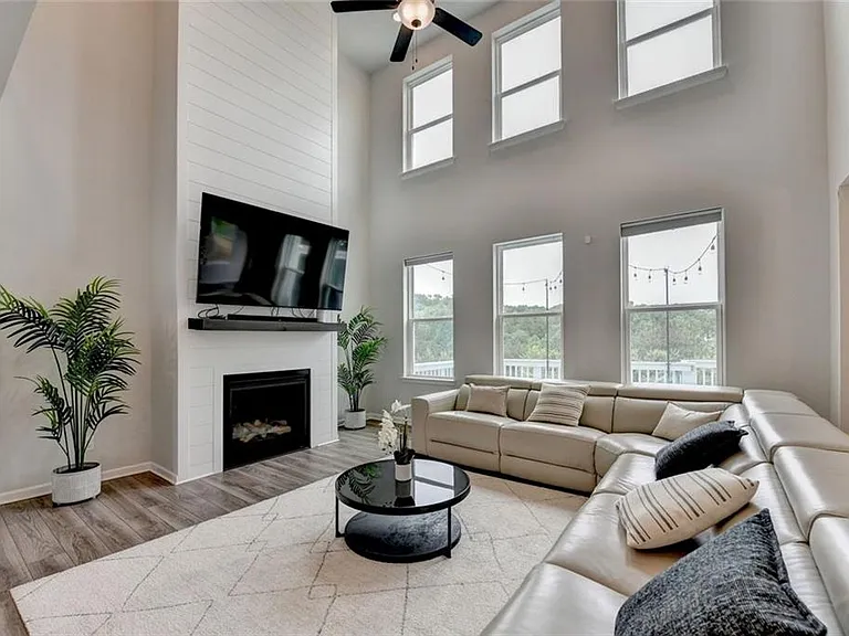 4665 Shipley Ave — Photo 29