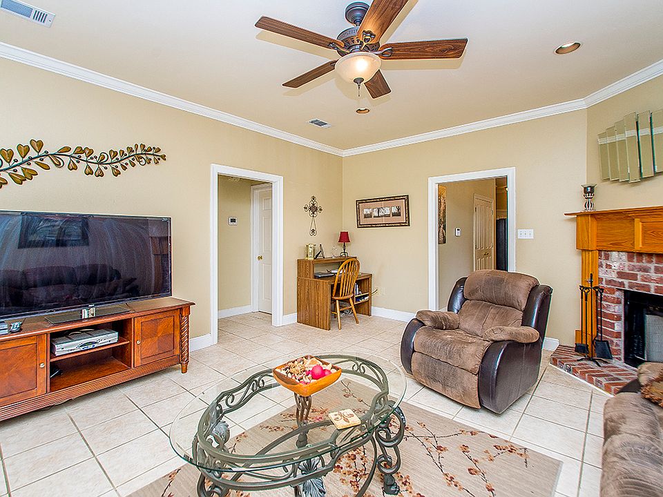 2nd image of 18093 Wood Haven Dr